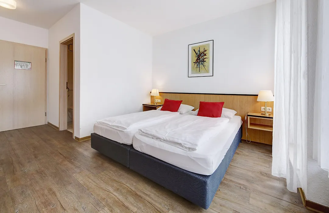 Airport-Messe-Hotel Stetten-1